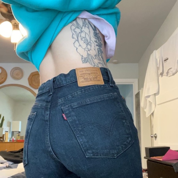 Levi's Wedgie Straight Black Jeans - Picture 5 of 6